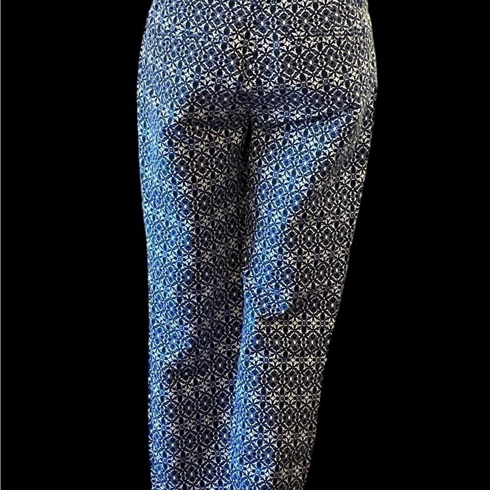 Katherine Barclay Montreal Womens Pants Size 4 Blue White Paisley - Picture 9 of 16